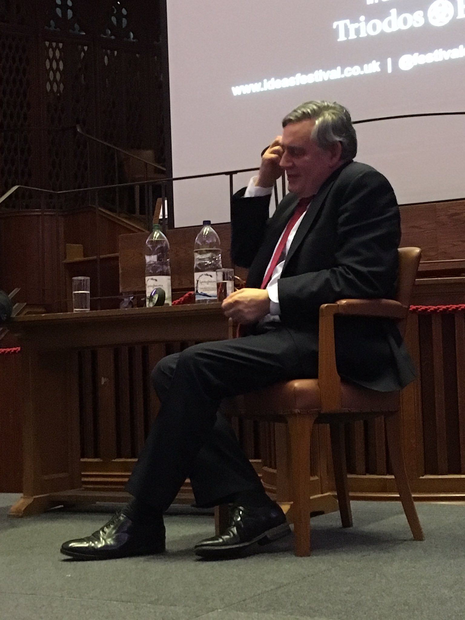 Honoured to have heard Gordon Brown speak at #economicsfest @FestivalofIdeas #Bristol Tuesday. The politician I've admired most, for his intellect & the social values that underpinned his policies whilst in government. The country is poorer without him at the top. @OfficeGSBrown https://t.co/pQ0eH8NCrl